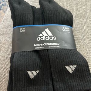 Mens black adidas 6 pack of socks. Brand new with tags. Size 6-12